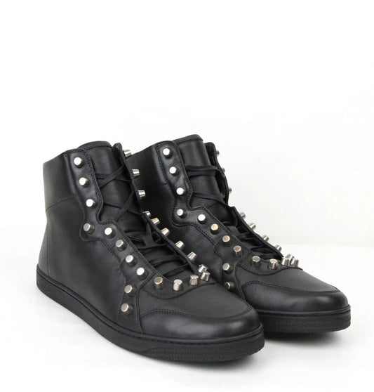 New Gucci Men's Black Sttuded ( Like New )