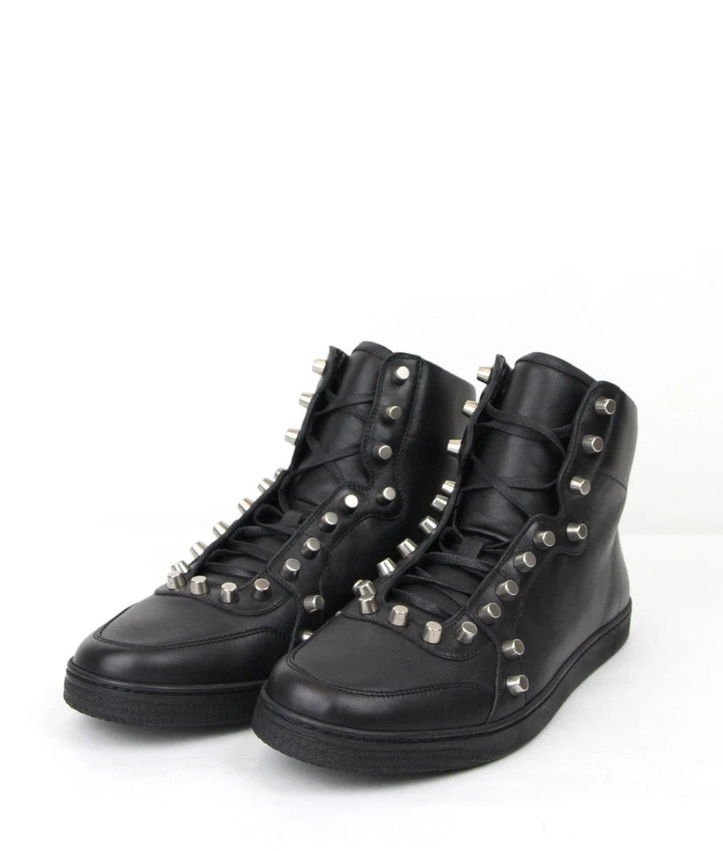 New Gucci Men's Black Sttuded ( Like New )